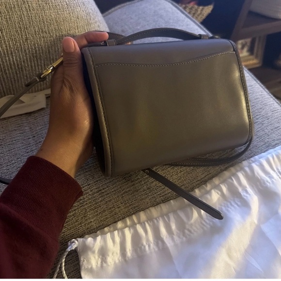 Coach Elegant tan turnlock Leather Shoulder Bag - Picture 3 of 8